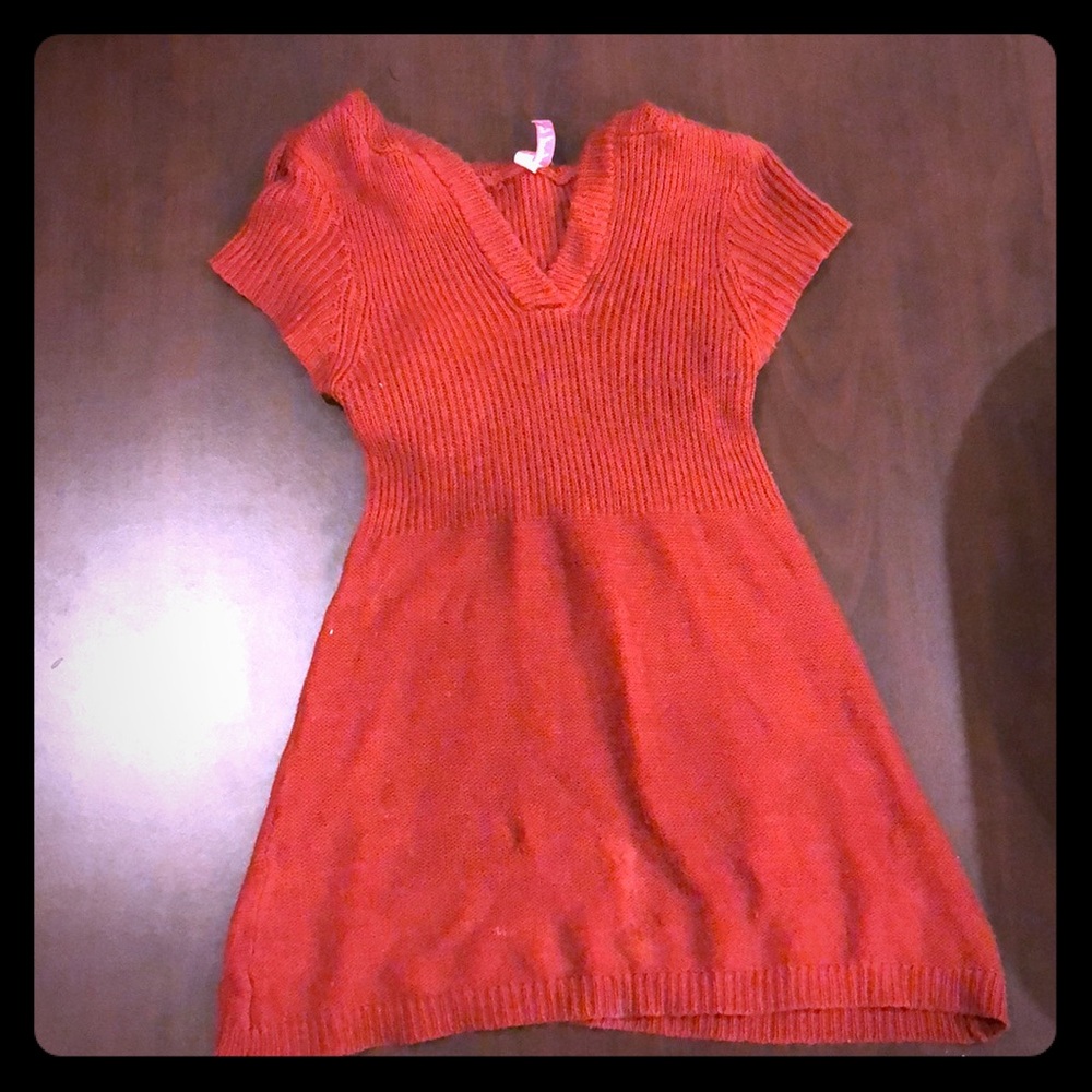 Red short sleeve sweater